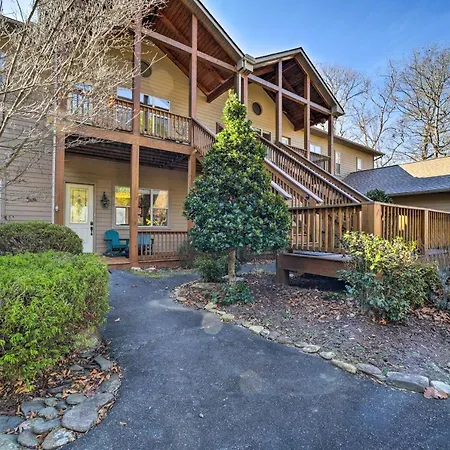 Beautiful Whittier Condo With Deck And Mtn Views!